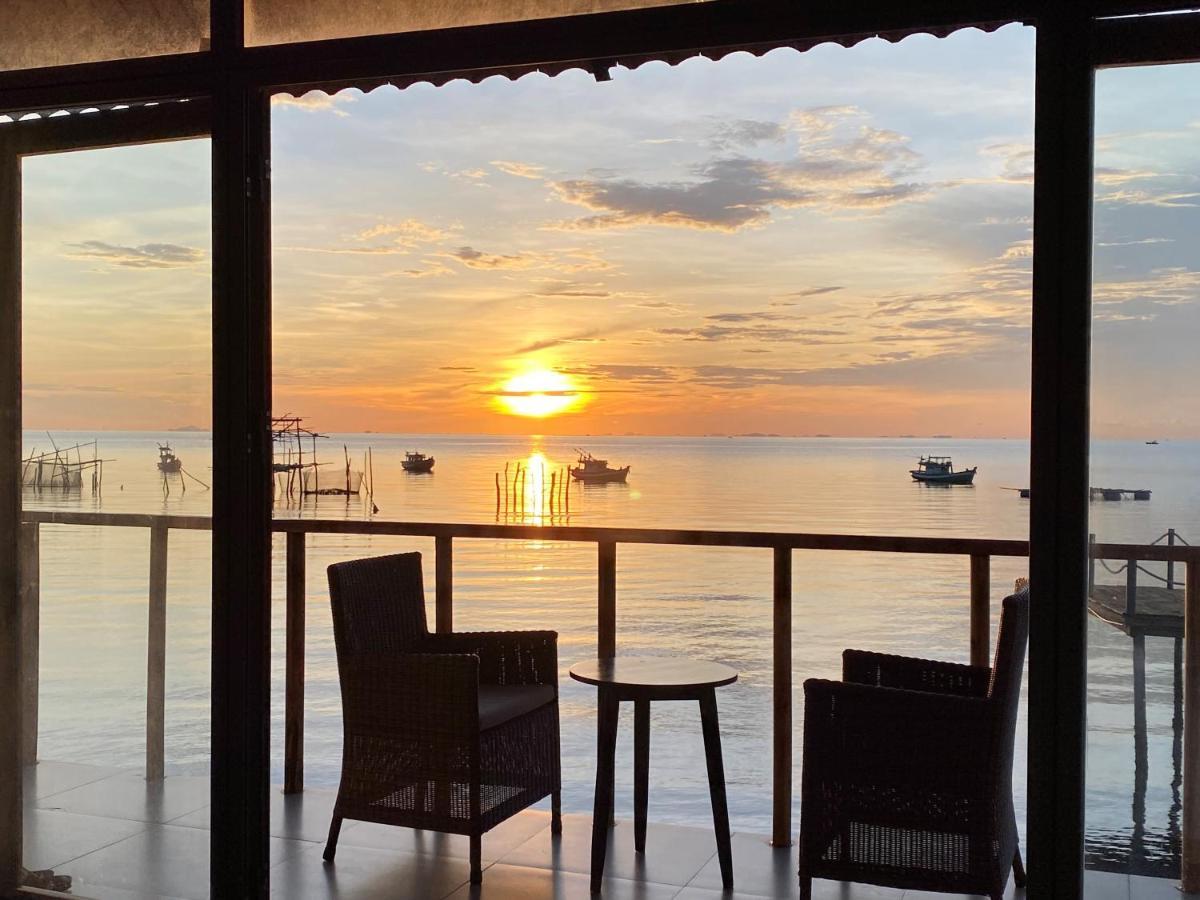 The Pier Phu Quoc Resort Exterior photo